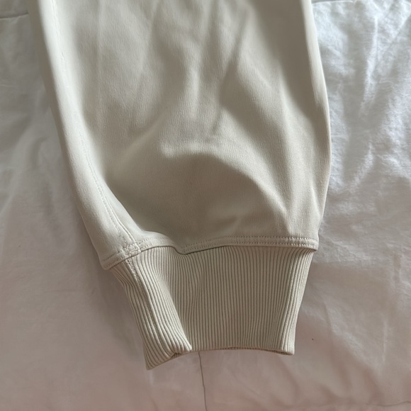 NWOT Lululemon Stretch Luxtreme Jogger *special edition team Canada - Picture 4 of 16